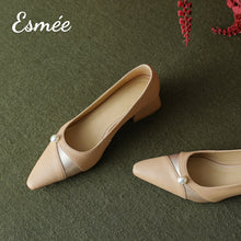 將圖片載入圖庫檢視器 Khaki-Leather-High-Heels-with-Special-Cut-Out-Design-product-shots
