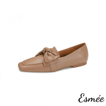 將圖片載入圖庫檢視器 Khaki-Leather-Loafers-with-Bow-Knot-Design-product-shots-white-background
