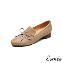 將圖片載入圖庫檢視器 Khaki-Leather-Pointed-Toe-Loafers-with-Bow-Knot-Design-product-shots-white-background
