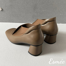 將圖片載入圖庫檢視器 Khaki-Leather-Squared-Toe-High-Heel-with-Ribbon-Design-product-shots
