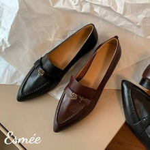 將圖片載入圖庫檢視器 Leather-Pointed-Toe-Loafers-with-Metallic-Flower-Design-product-shots

