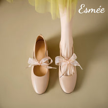 將圖片載入圖庫檢視器 Nude-Leather-Maryjanes-with-Bow-Knot-Design-model-shots-1
