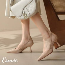 將圖片載入圖庫檢視器 Nude-Suede-High-Heels-with-Lace-Design-model-shots
