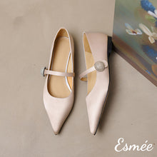 將圖片載入圖庫檢視器 Pink-Silk-Mary-Janes-with-Diamond-Button-product-shots
