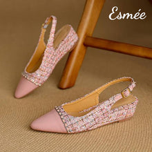 將圖片載入圖庫檢視器 Pink-Tweed-Fabrics-Sandals-with-Black-Toe-Cap-and-Chain-Design-product-shots
