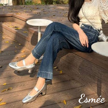 將圖片載入圖庫檢視器 Silver-Leather-High-Heel-Maryjane-with-Bow-Knot-Design-model-shots
