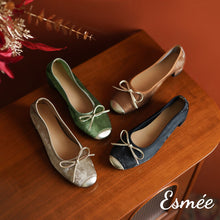 將圖片載入圖庫檢視器 Suede-Ballerina-Low-Heels-with-Golden-Toe-Cap-andBow-Knot-product-shots
