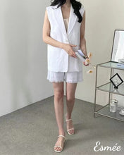 將圖片載入圖庫檢視器 White-Linen-Waistcoat-with-Pocket-model-shots-1
