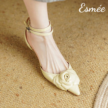 將圖片載入圖庫檢視器 Yellow-Leather-High-Heel-Sandals-with-Rosebud-Design-model-shots
