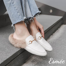 將圖片載入圖庫檢視器 White-leather-mules-with-fur-model-shots
