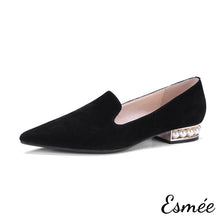 將圖片載入圖庫檢視器 Black-pointed-toe-suede-loafers-pearl-series-product-shots-white-background
