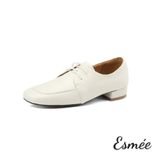 將圖片載入圖庫檢視器 Beige-Lambskin-Leather-High-Heel-Loafers-product-shots-white-background
