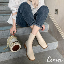 將圖片載入圖庫檢視器 Beige-Leather-Ankle-Boots-with-Square-Toe-Design-model-shots
