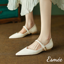 將圖片載入圖庫檢視器 Beige-Leather-Maryjanes-with-Metal-Buckle-model-shots
