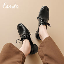 將圖片載入圖庫檢視器 Black-Lambskin-Leather-High-Heel-Loafers-model-shots
