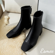 將圖片載入圖庫檢視器 Black-Leather-Ankle-Boots-with-Block-Heels-and-Black-Almond-Toe-Cap-product-shots
