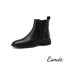 將圖片載入圖庫檢視器 Black-Leather-Chelsea-Boots-with-V-Shaped-Ribbon-Design-product-shots-white-background
