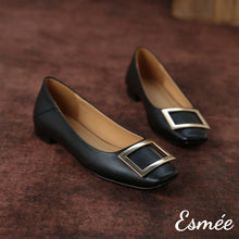 將圖片載入圖庫檢視器 Black-Leather-Flats-with-Golden-Metal-Buckle-product-shots
