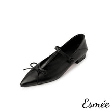 將圖片載入圖庫檢視器 Black-Leather-T-Straps-Low-Heels-with-Bow-Knot-product-shots-white-background
