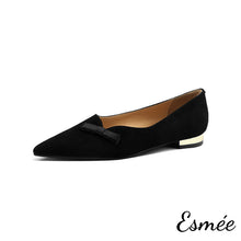 將圖片載入圖庫檢視器 Black-Suede-Flats-with-Bow-Knot-and-Golden-Heels-product-shots-white-background
