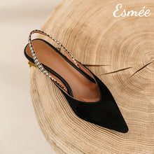 將圖片載入圖庫檢視器 Black-Suede-Slingback-with-Golden-Diamond-Heels-product-shots
