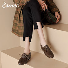 將圖片載入圖庫檢視器 Brown-Lambskin-Leather-High-Heel-Loafers-model-shots
