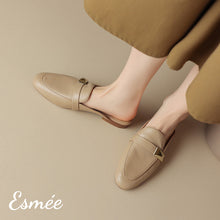 將圖片載入圖庫檢視器 Khaki-Leather-Mules-with-Metal-Buckle-Design-model-shots
