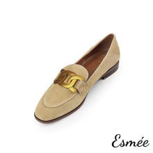 將圖片載入圖庫檢視器 Khaki-Suede-Loafers-with-Metal-Buckle-product-shots-white-background
