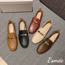 將圖片載入圖庫檢視器 Leather-Loafers-with-Silver-Plated-Metal-Buckle-product-shots
