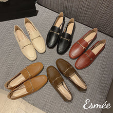 將圖片載入圖庫檢視器 Loafers-with-Metal-Bar-Design-product-shots
