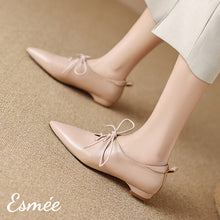 將圖片載入圖庫檢視器 Nude-Leather-Pointed-Toe-Oxford-Shoes-model-shots
