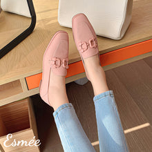 將圖片載入圖庫檢視器 Pink-Leather-Loafers-with-Double-D-Buckle-model-shots
