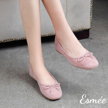 Load image into Gallery viewer, Pink-Suede-Ballet-Flats-with-Bow-Knot-model-shots
