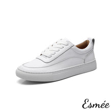 將圖片載入圖庫檢視器 White-leather-sneakers-product-shots-white-background
